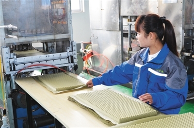 玉米變形 興起綠色新產業|新產業|聚乳酸|可降解_新浪科技